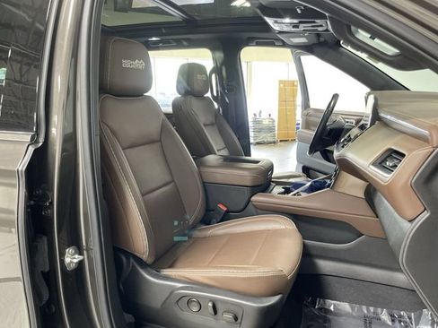 Certified 2021 Chevrolet Suburban High Country AWD/4WD image 27