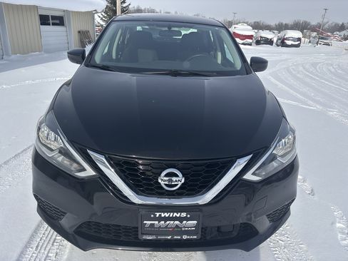 Used 2019 Nissan Sentra S image 9