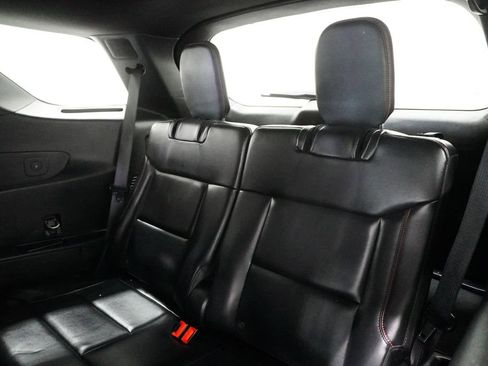 Used 2025 Ford Explorer ST-Line w/ ST-Line Street Pack image 12