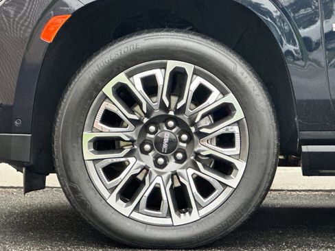 Used 2023 GMC Yukon Denali Ultimate image 33