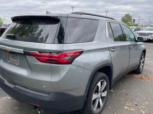 Used 2023 Chevrolet Traverse LT w/ LT Premium Package AWD/4WD image 5