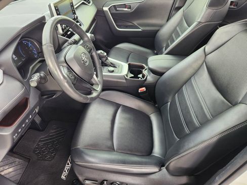 Used 2020 Toyota RAV4 Limited AWD/4WD image 13