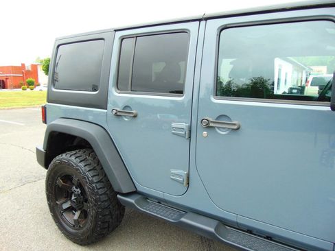 Used 2015 Jeep Wrangler Unlimited Sport w/ Quick Order Package 24S AWD/4WD image 38