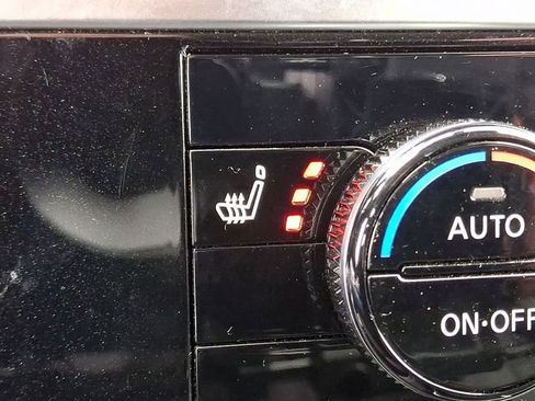 Certified 2025 Nissan Pathfinder SV image 23