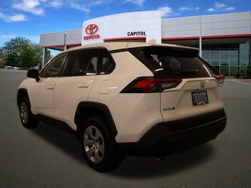 Used 2023 Toyota RAV4 LE AWD/4WD image 4