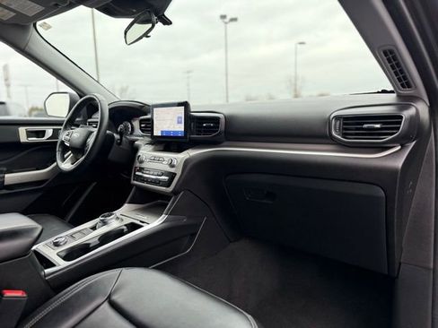 Certified 2023 Ford Explorer XLT w/ Equipment Group 202A image 20