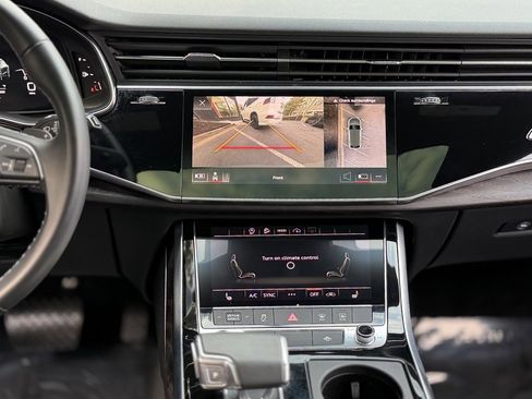 Used 2021 Audi Q8 Premium image 47