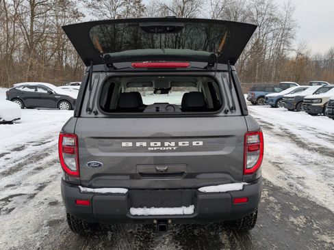 Used 2025 Ford Bronco Sport Badlands image 11