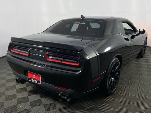 Used 2015 Dodge Challenger R/T Scat Pack RWD image 9