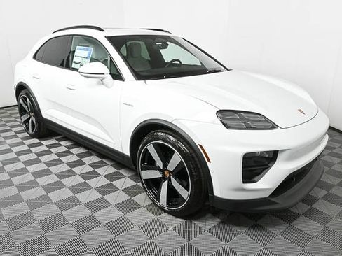 Used 2025 Porsche Macan Electric image 26