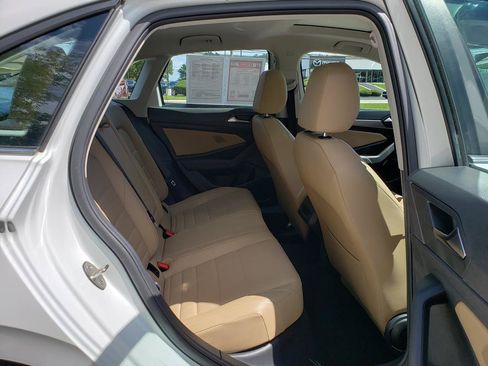 Used 2021 Volkswagen Jetta SE w/ SE Cold Weather Package FWD image 16