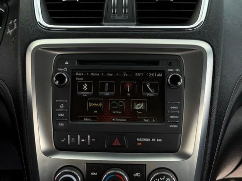 Used 2013 GMC Acadia SLE image 29