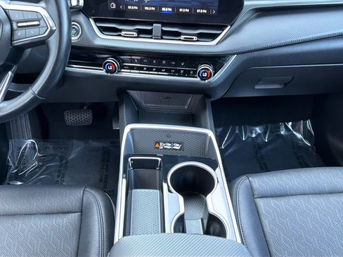 Used 2025 Chevrolet Equinox LT w/ Convenience Package II FWD image 15