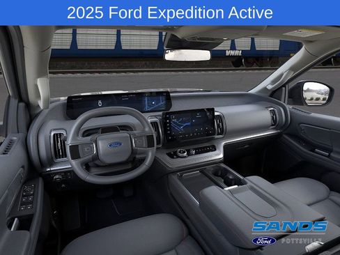New 2025 Ford Expedition Active image 9