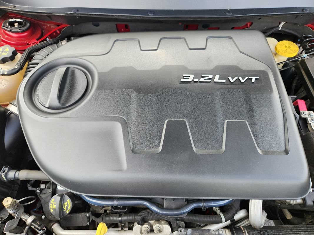 Used 2014 Jeep Cherokee Trailhawk w/ Comfort/Convenience Group AWD/4WD image 35