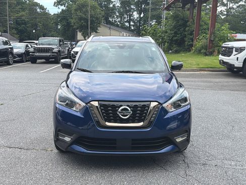 Used 2020 Nissan Kicks SR w/ SR Premium Package FWD image 2