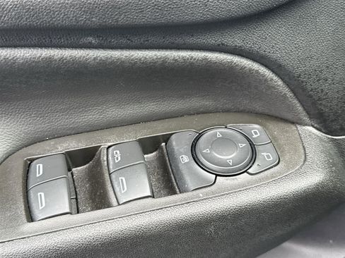 Used 2023 Chevrolet Equinox LT image 24