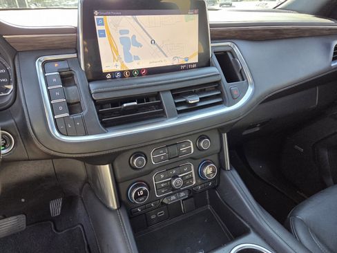 Used 2021 Chevrolet Tahoe Z71 w/ Rear Media and Nav Package image 3