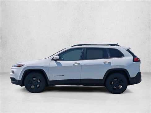 Used 2018 Jeep Cherokee Limited w/ Technology Group AWD/4WD image 8