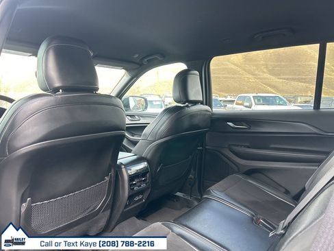 Used 2024 Jeep Grand Cherokee L Laredo image 15