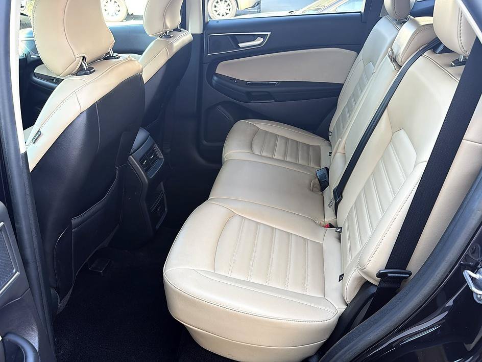 Used 2019 Ford Edge SEL w/ Equipment Group 201A AWD/4WD image 17