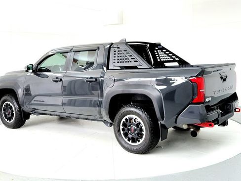 Used 2024 Toyota Tacoma TRD Off-Road w/ TRD Off Road Upgrade Package AWD/4WD image 4