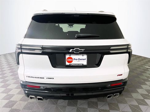 Used 2025 Chevrolet Traverse RS w/ LPO, Floor Liner Package AWD/4WD image 7