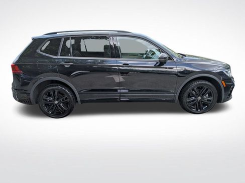Used 2022 Volkswagen Tiguan SE R-Line AWD/4WD image 2
