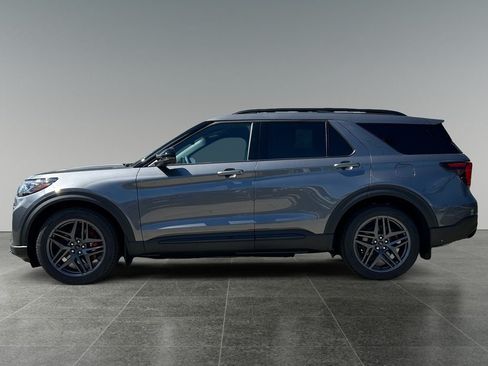Used 2025 Ford Explorer ST AWD/4WD image 4