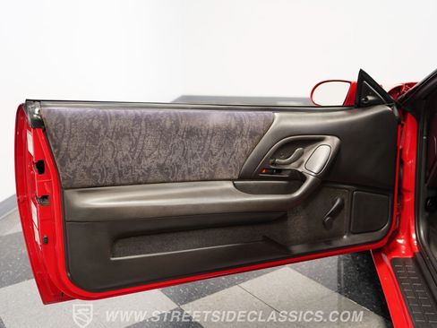 Used 2001 Chevrolet Camaro Z28 RWD image 38