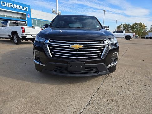 Used 2023 Chevrolet Traverse Premier image 14