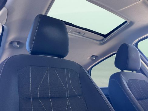 Used 2019 Ford EcoSport SE w/ SE Convenience Package image 18