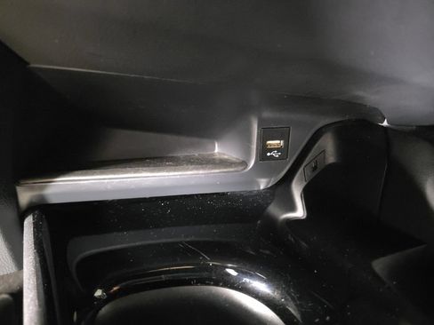 Used 2020 Toyota C-HR XLE FWD image 19