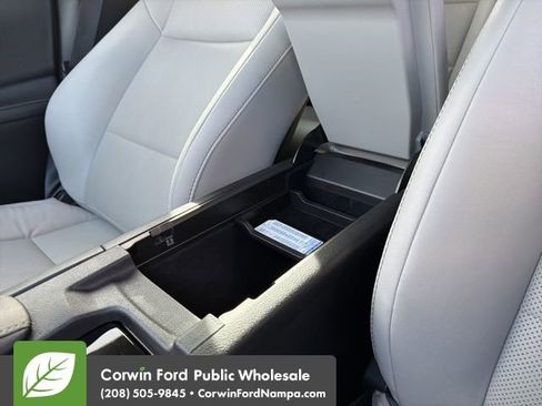 Used 2016 Lexus ES 350 w/ Navigation System Package image 23