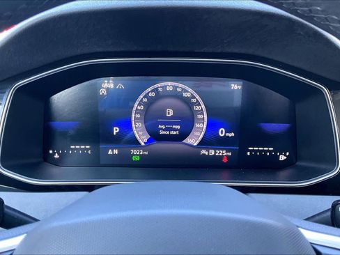 Used 2025 Volkswagen Jetta SE w/ Black Wheel Package image 26