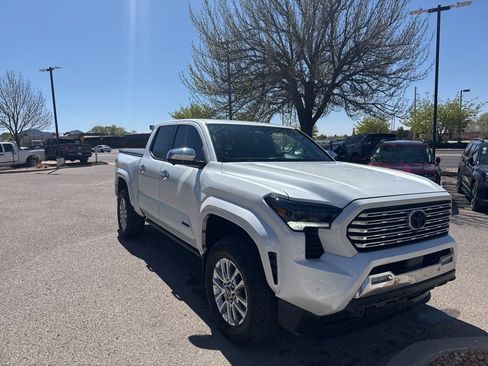 Used 2024 Toyota Tacoma Limited w/ Limited Package (LT) image 2