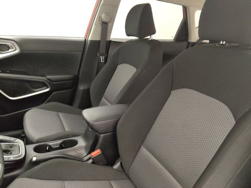 Used 2022 Kia Soul LX FWD image 17