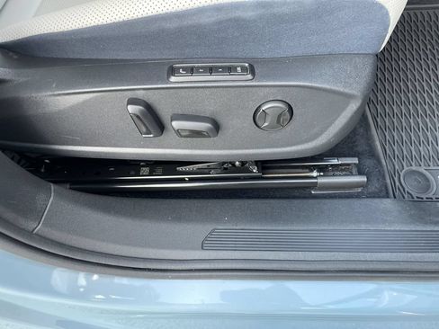 Certified 2025 Volkswagen ID.4 Pro S Plus AWD/4WD image 34