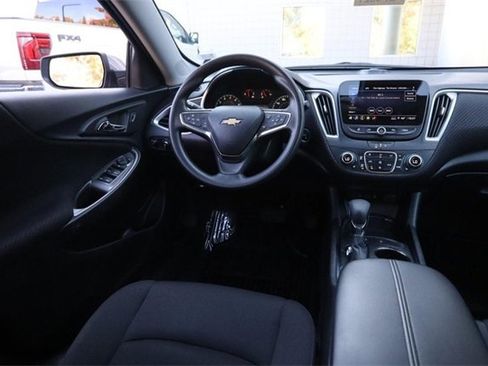 Used 2024 Chevrolet Malibu LT image 21