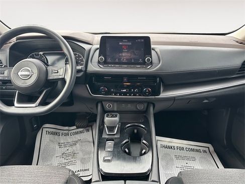 Used 2023 Nissan Rogue SV image 11