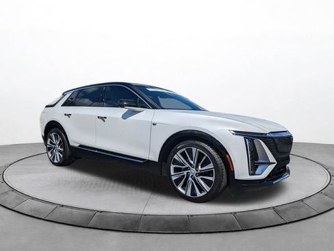 Used 2025 Cadillac Lyriq Luxury RWD image 1