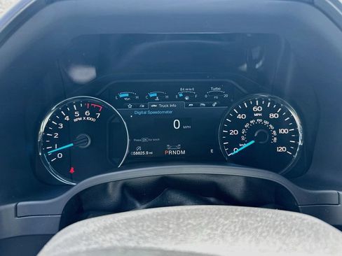 Used 2019 Ford F150 Platinum w/ Equipment Group 701A Luxury AWD/4WD image 12