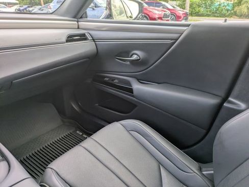 Used 2022 Lexus ES 350 F Sport w/ Accessory Package FWD image 15
