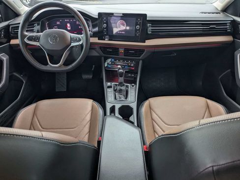 Certified 2025 Volkswagen Jetta SEL FWD image 2