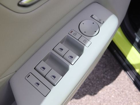 Used 2024 Hyundai Kona Limited FWD image 10