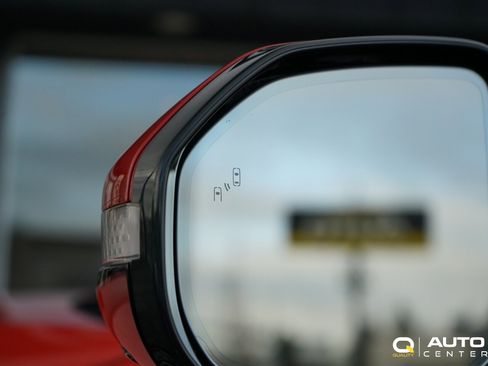 Used 2023 Rivian R1S Launch Edition image 13