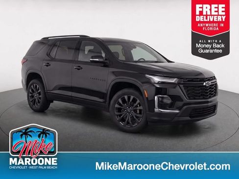Used 2023 Chevrolet Traverse RS w/ LPO, Floor Liner Package FWD image 1