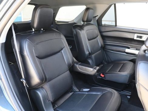 Used 2023 Ford Explorer Limited w/ Limited Technology Package AWD/4WD image 14