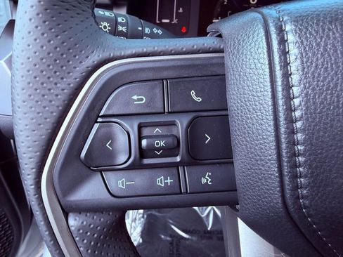 Used 2025 Toyota 4Runner SR5 image 18