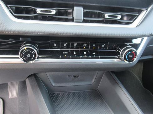 New 2026 Chevrolet Equinox LT image 23